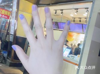 我的小肉手涂这个颜色还挺好看