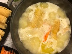 -鲜入围煮花胶鸡海鲜火锅