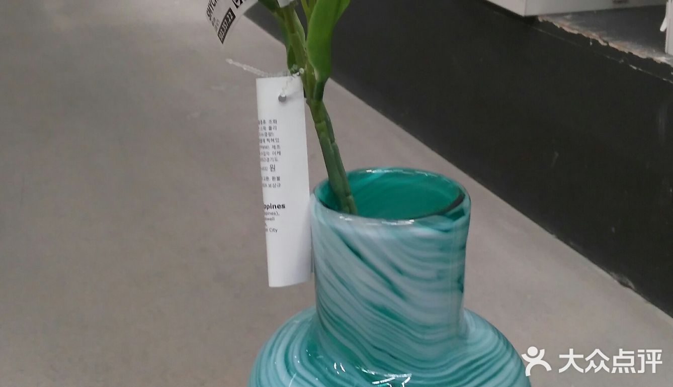 有两种花色，花纹像是大理石的纹路