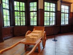 -Nathalie Djurberg与Hans Berg“牛皮纸包裹的月亮”-Prada荣宅当季展览