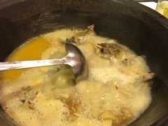 -鲜入围煮花胶鸡海鲜火锅