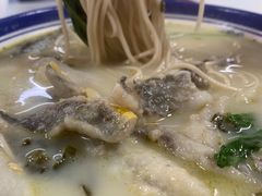 招牌黄鱼面-明呈黄鱼面馆(斜土路店)