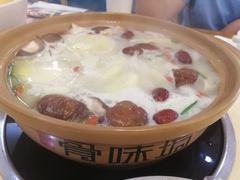 滋补猪肚鸡砂锅-骨味坊·十二年老店(宝业东城广场店)