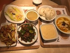 -老乡鸡(上海白玉兰广场店)