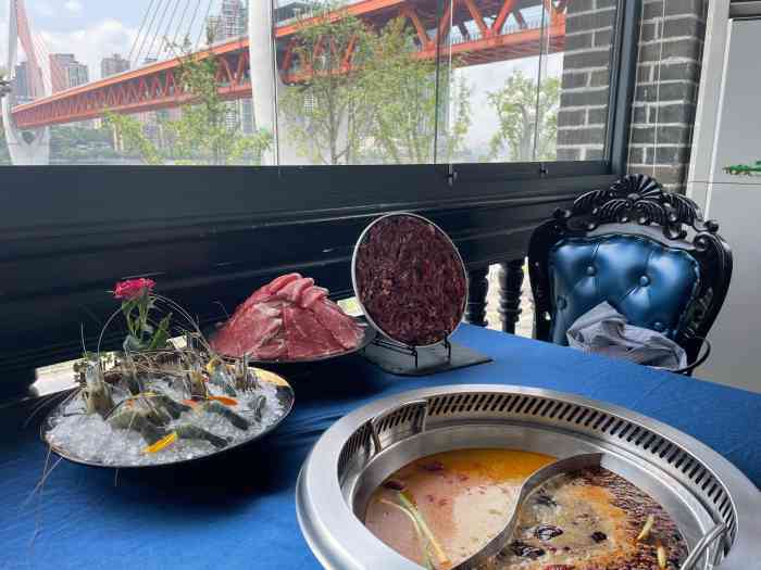 龙门九号61百年洋楼 江景火锅-"位于南滨路龙门浩老街,从地理位置来