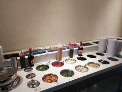 -茅草房·河畔园林火锅