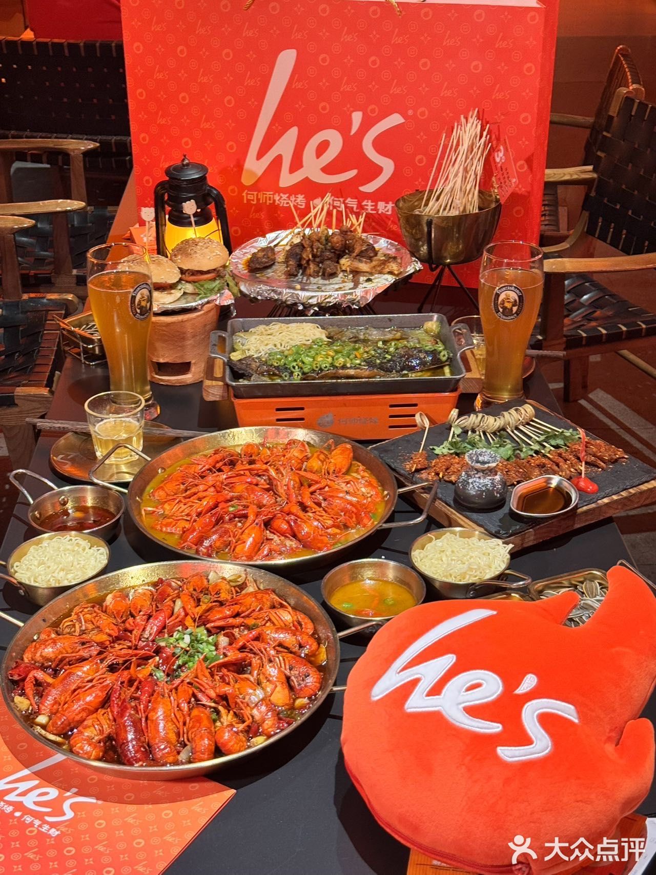 成都人私藏30年的烧烤顶流！小龙虾比手掌大，一口沦陷🤯 