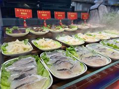 -四囍码头海鲜烧烤自助火锅(外滩南京东路悦荟广场店)