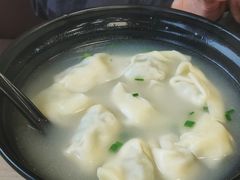 荠菜大馄饨-王家沙点心店(西康路店)