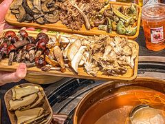 -阿山卓·野生菌火锅·纳西火塘烤肉