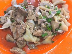 -高温街芽菜鸡沙河粉
