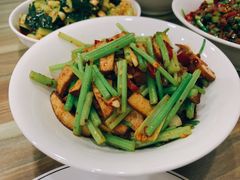 -建辉湖南土菜馆(南大街店)