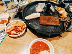 -江南猪肉商会无限续吃(弘大店)