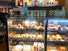 面包甜点陈列柜-星巴克(深圳罗湖书城店)