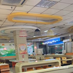 这家观振兴地方比较大的,这家店观振兴也是苏州有点名气的商家,这家店