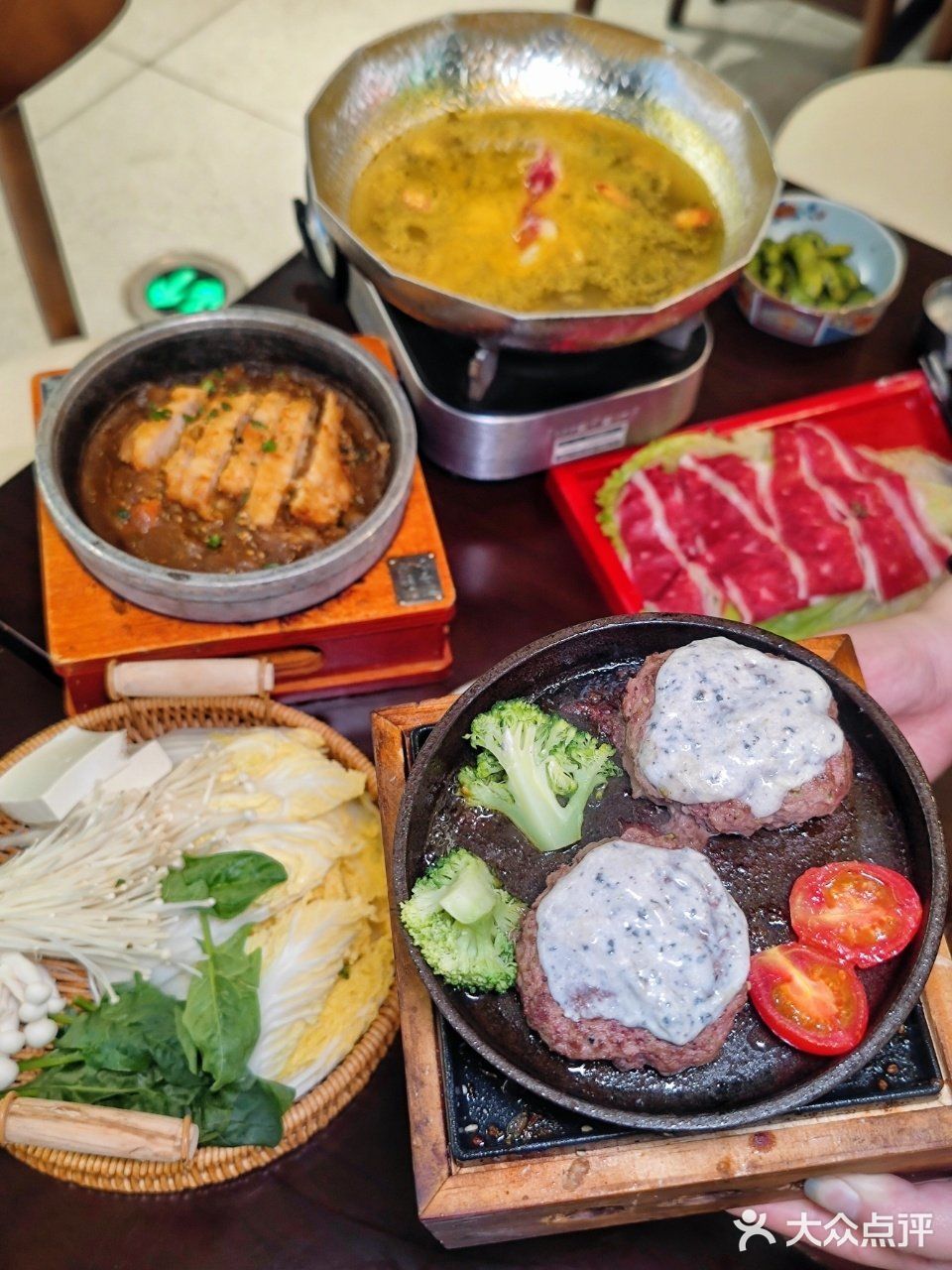 魔都也有火爆杭州福州的牛肉饼饭啦，我先尝为敬‼️