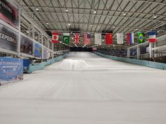 -乔波室内滑雪场