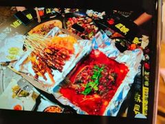 -何师烧烤Pro ·江湖川菜·小龙虾·精酿(太古里旗舰店)