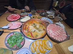 -洱火云南酸菜牛肉火锅(石景山当代商城店)