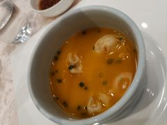 蟹粉小馄饨-新光酒家·河豚·海鲜·蟹料理(浦东店)