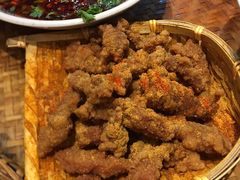 -爆炸头阿姨小四川正宗川味小吃(无任何分店)