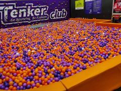 -Tenker Club弹刻极限主题公园 · 蹦床 · 团建 · 生日派对(大关店)