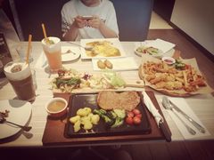 -必胜客(证大大拇指店)