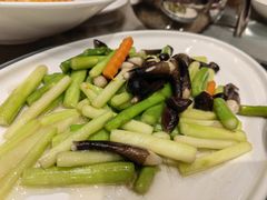 芦笋炒鸡枞菌-味莊·青岛菜(云霄路店)