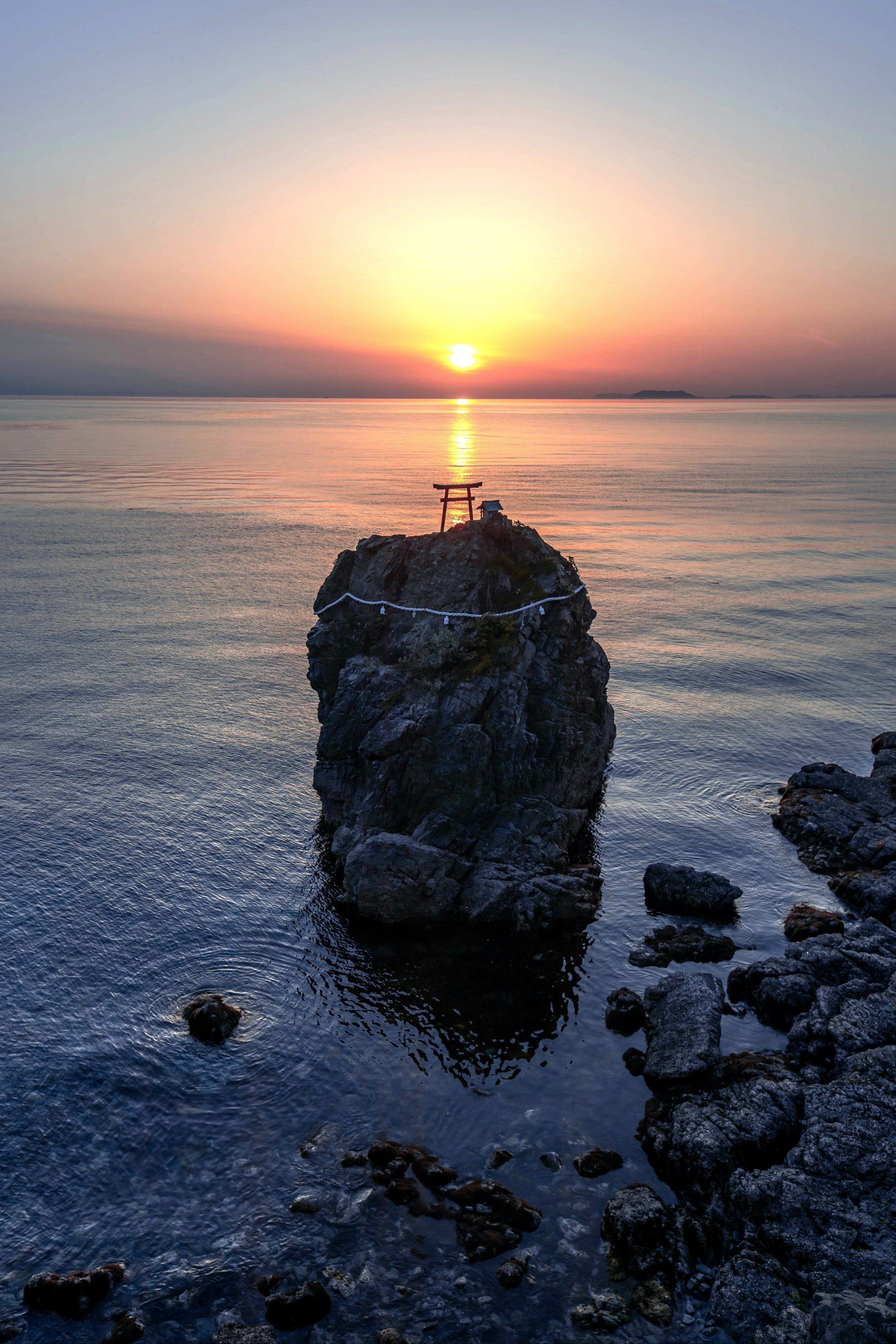 落日余晖:海洋与天空的诗意交融
