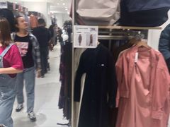 -优衣库(青岛伟东乐客城店)