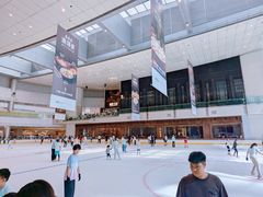 -冰纷万象滑冰场(深圳万象城店)