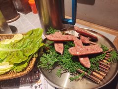 -草家酱蟹炭火烤肉店(珲春南路一店)