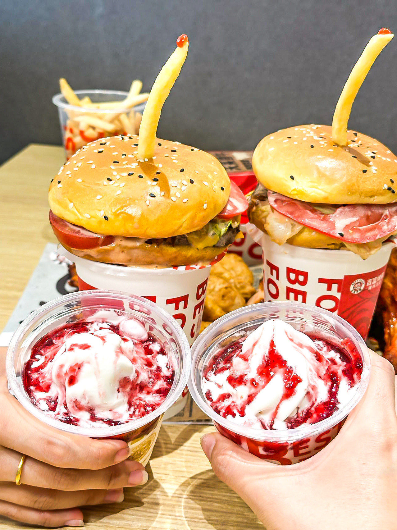 新疆人自己的汉堡92百富天萊手作香牛堡