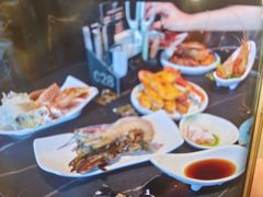 -雍容荟帝王蟹活龙虾展台自助(IFS黑金店)