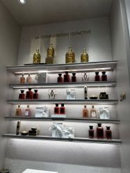 -法国娇兰精品店