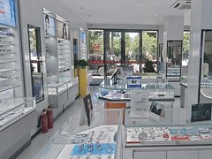 -光明眼镜·蔡司授权(徐泾店)