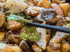 -老钟家烤羊排·敦伊阁清真餐厅胡羊焖饼