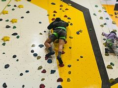 -问山MountQuest攀岩馆