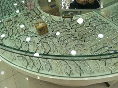 -罗创丹阳眼镜(童卫路店)