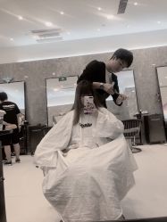 -TONI&GUY