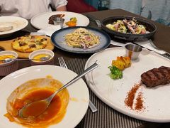 -悦享绿山墙西餐厅