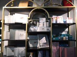 -悦美国际半永久纹眉纹绣