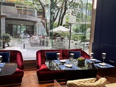 -上海虹桥祥源希尔顿酒店