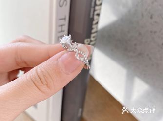 小预算大钻戒，选一颗性价比最高的钻石