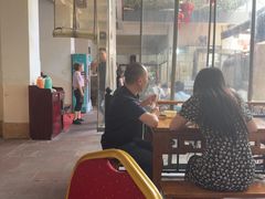 -茅屋大酒店