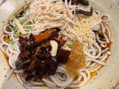 老昆明凉米线-半山腰·云南菜(侨福芳草地店)