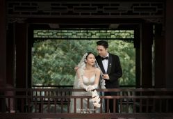 -喜爱高定婚纱摄影