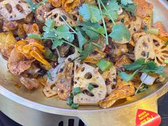 -川流不息·地道川菜·小龙虾(新松江路店)