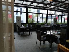 -铂逸梦秦酒店(横店梦幻谷店)