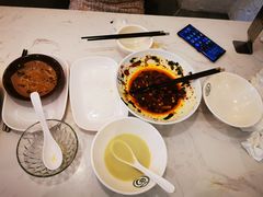 -李与白包子铺(桐梓林店)